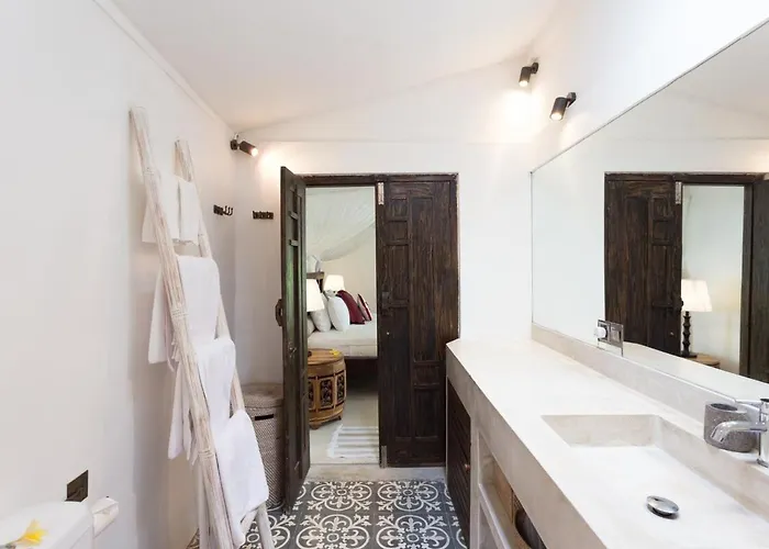Bear 4 Bedroom Luxury - Petitenget, Seminyak (Bali)