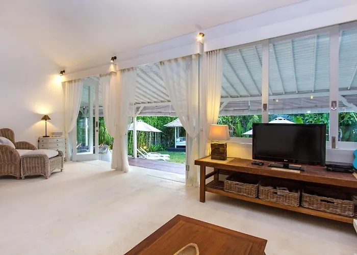 Villa Bear 4 Bedroom Luxury - Petitenget,