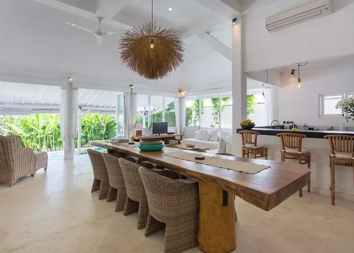 Villa Bear 4 Bedroom Luxury - Petitenget,